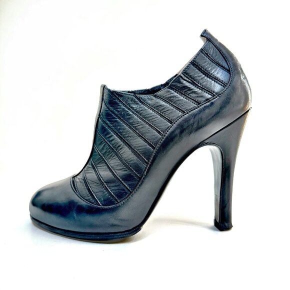 *CHANEL* Vintage Booties - Picture 7 of 12